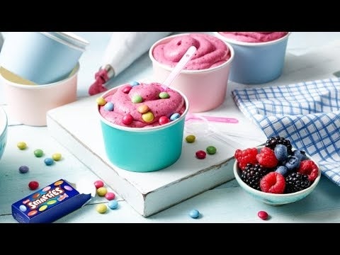 Frozen Joghurt mit SMARTIES®-Topping – SMARTIES® Rezepte